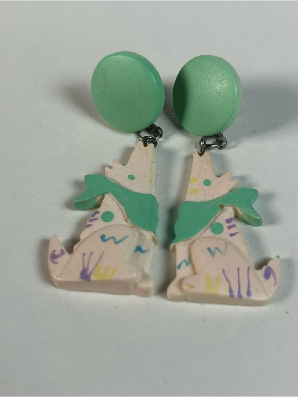 Vintage Howling Wolf Earrings, Handpainted Pastel Southwest Dangle Pastel Taiwan